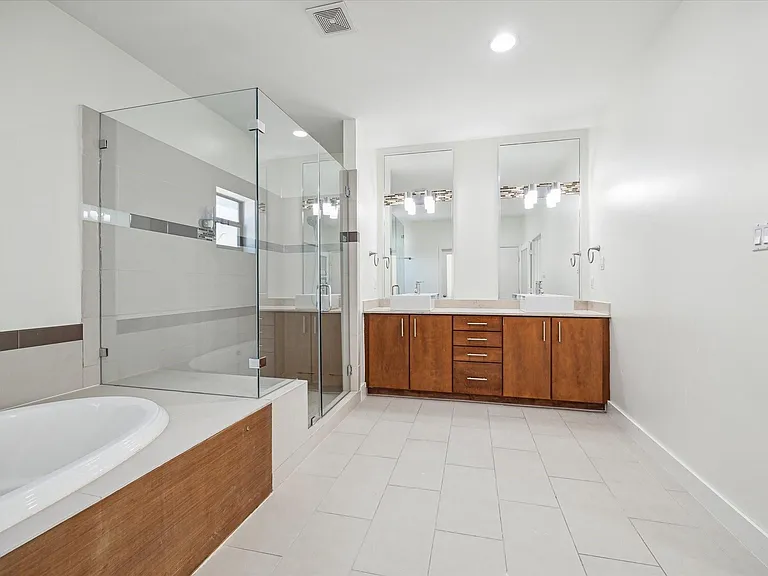 1316 Welch St — Photo 13