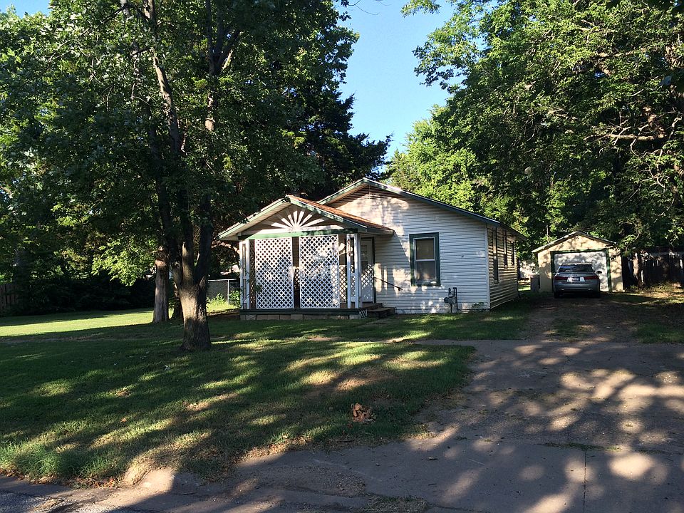 1st image of 414 N Kansas Ave