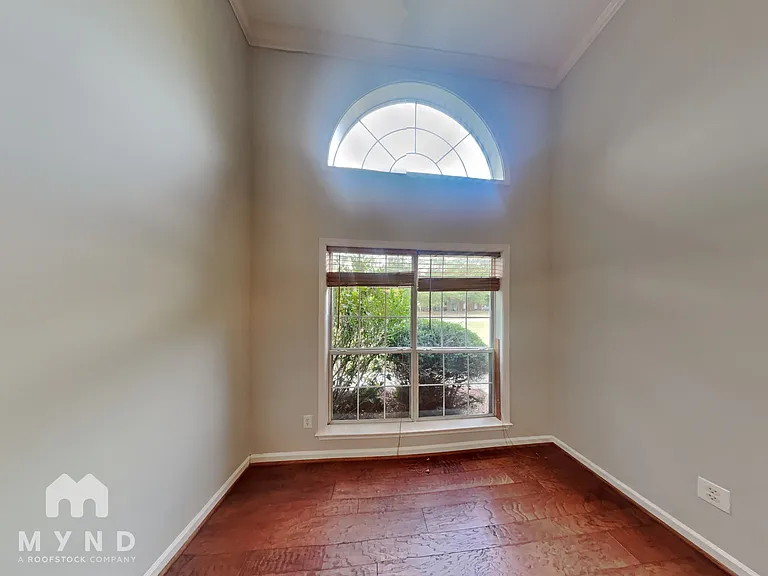 325 Shelby Forest Dr — Photo 9