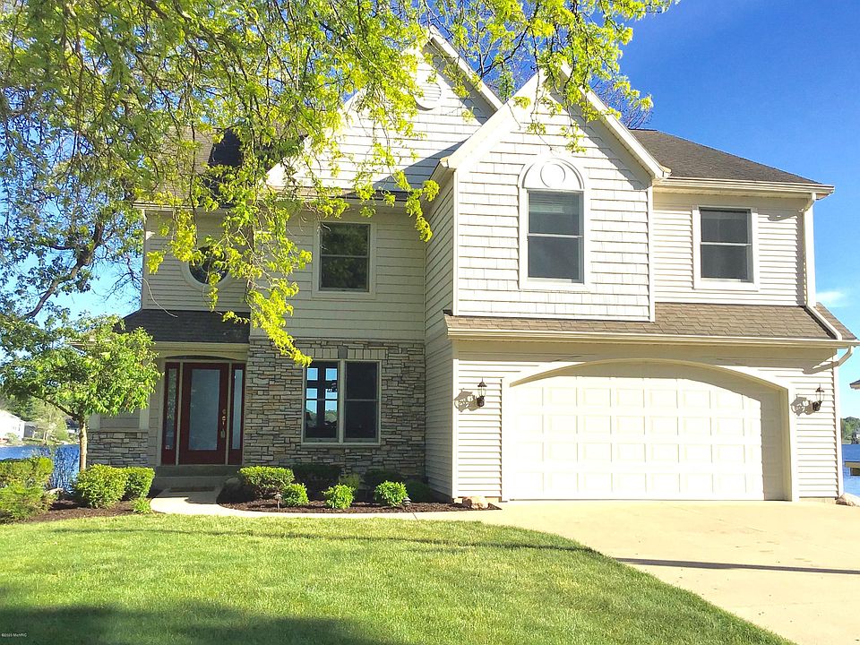 1st image of 1102 N Eagle Lake Dr