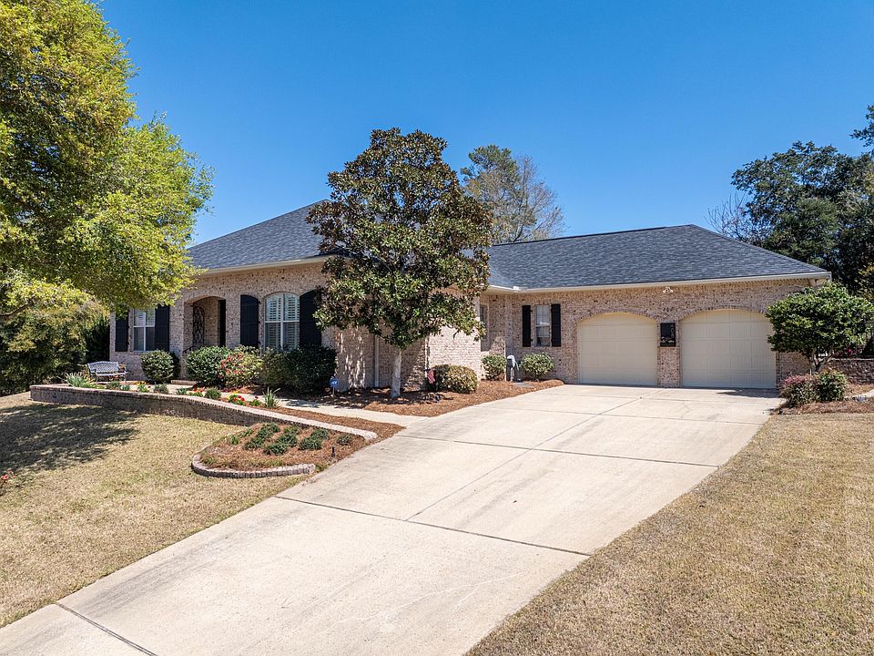 1st image of 408 Chimney Rock Cir