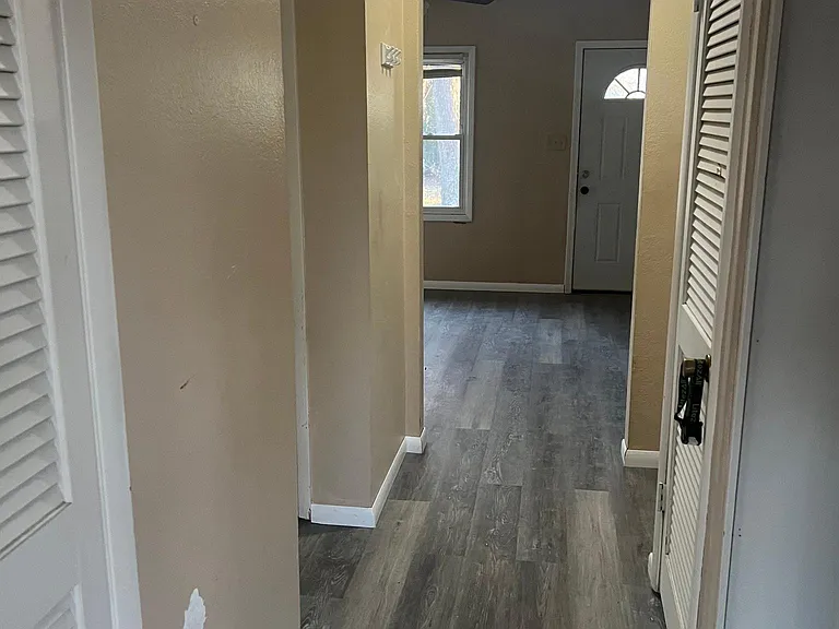 503 E Lowell Ave — Photo 9