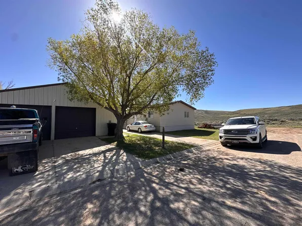 74 E Hillcrest Dr, Diamondville, WY 83116