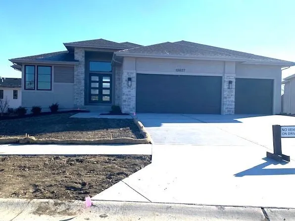 13627 Granada Dr, Leawood, KS 66224