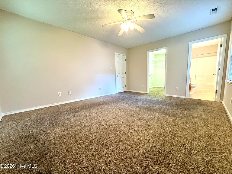 521 Jimmies Creek Dr — Photo 17