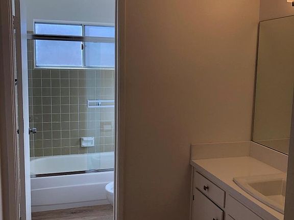 4th image of 10384 Vista Dr APT B