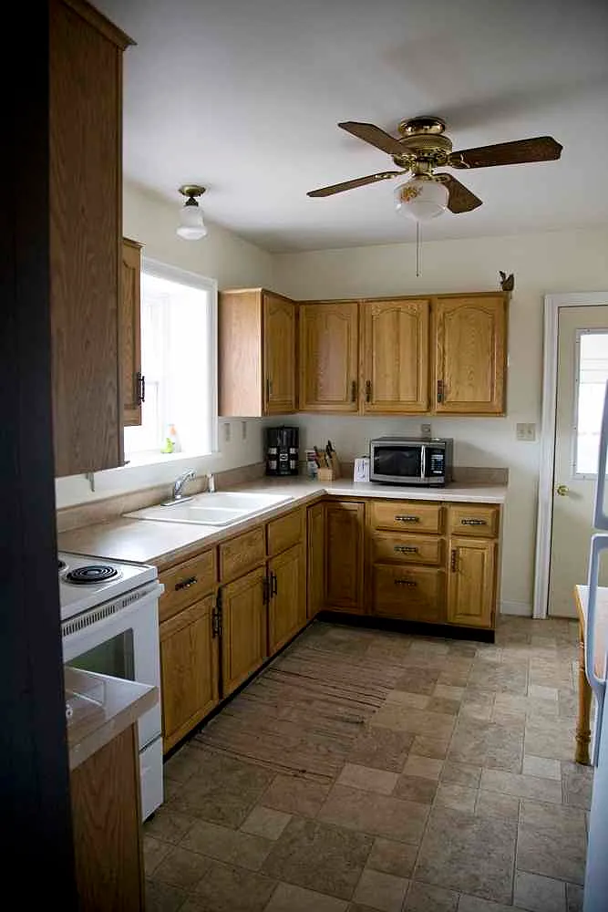 4 bed, 1.5 bath, 2200 sqft, $2,000 — Photo 4
