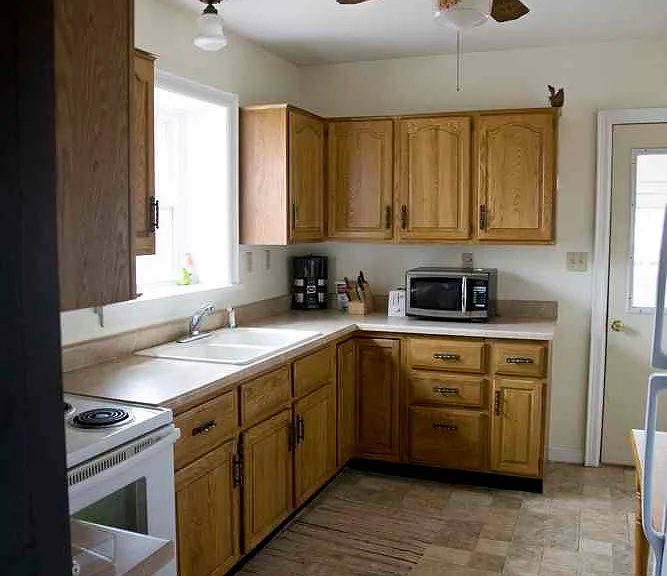 215 Gold St — Photo 4