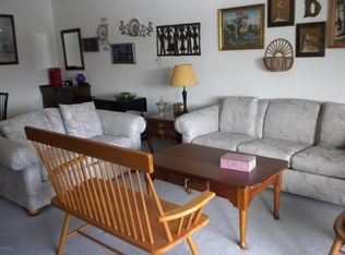 20 Meadow Ln #9-6, Lenox, MA 01240