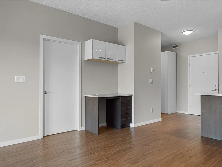 104 Mackenzie Way SW — Photo 14