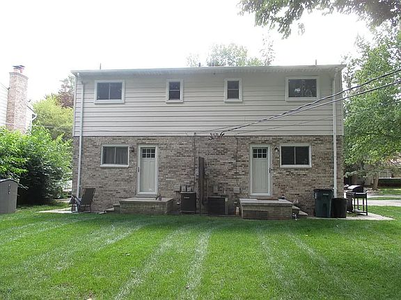 2nd image of 122 Woodsboro Dr