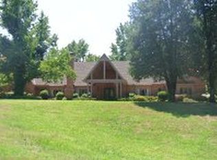 11885 E Holmes Rd, Collierville, TN 38017