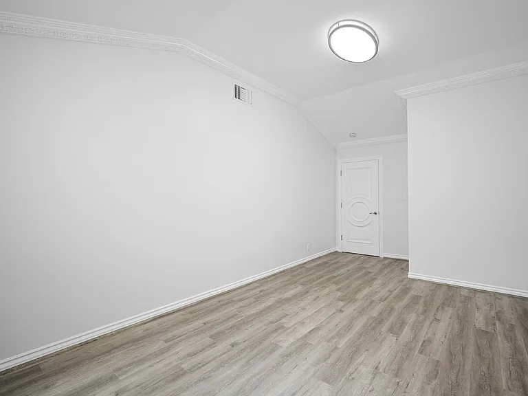 7851 Mary Ellen Ave — Photo 15