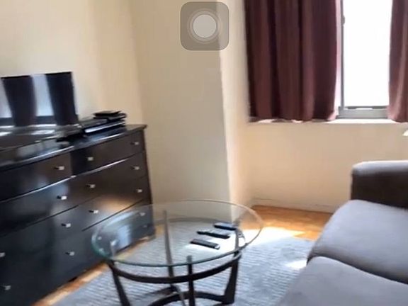 2nd image of 150 W 51st St APT 833