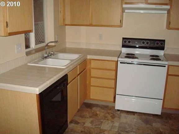 3rd image of 4000 NE 109th Ave Unit 235C
