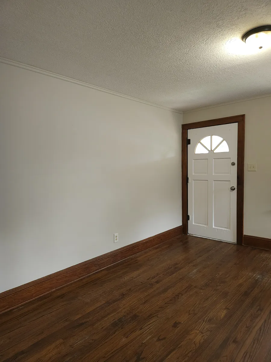 Building Photo - 578 Plum Ave