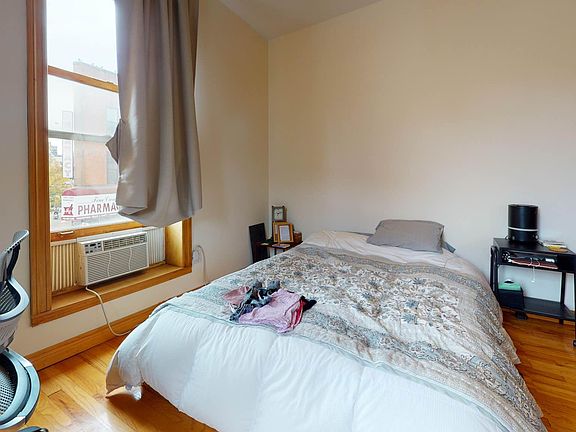 5th image of 221 Saint James Pl APT 1A