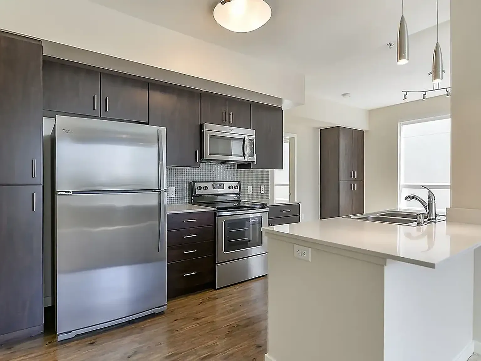 728 S Sycamore Ave — Photo 3