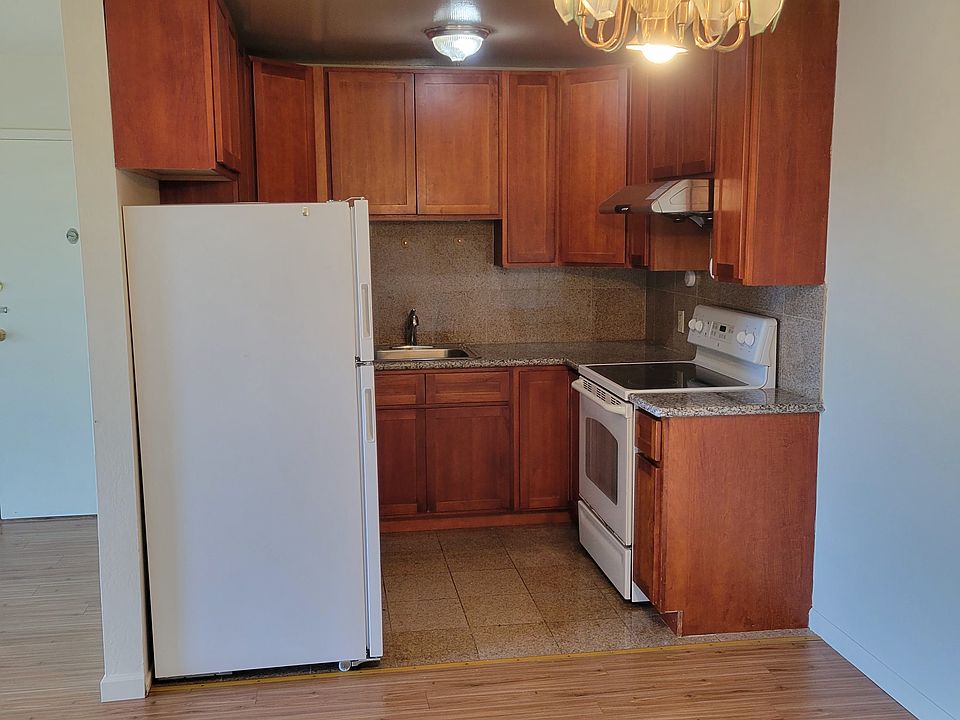 1st image of 40 Parkridge Dr APT 1