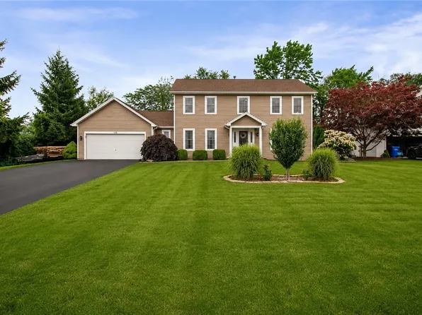 126 Ida Red Ln, Rochester, NY 14626