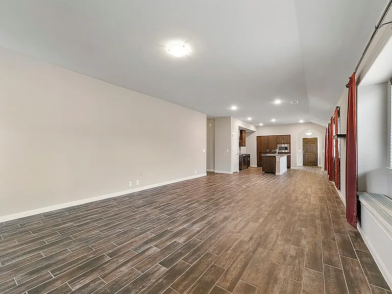 485 Harding Ln — Photo 16
