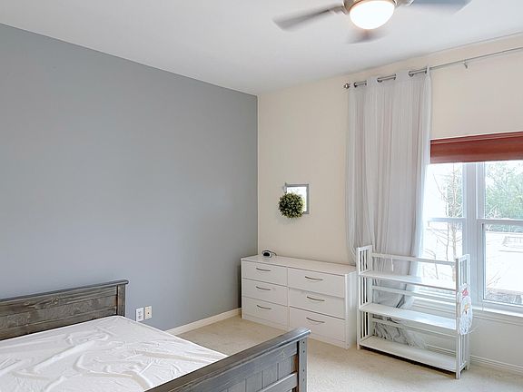 3rd image of 4004 Montrose Blvd APT 17
