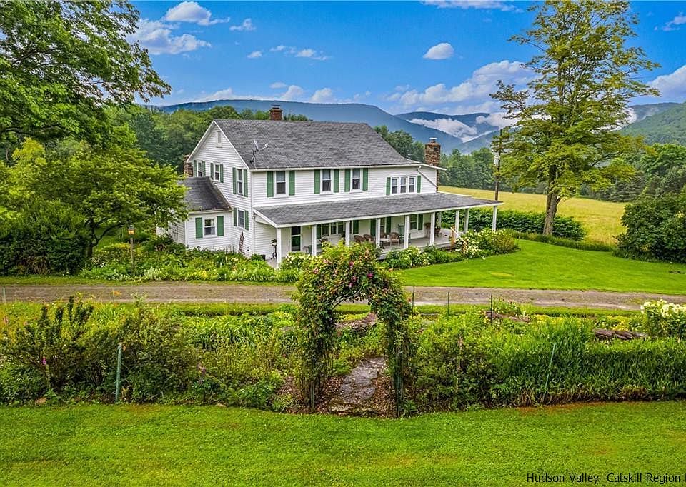 2nd image of 1715 Walton Mountain