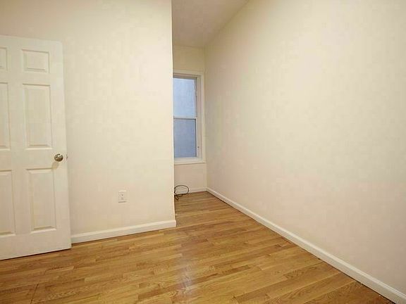 5th image of 767 Park Pl APT 1R