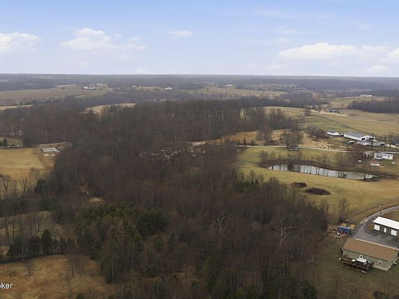 4th image of 1401 Walter Reed Rd