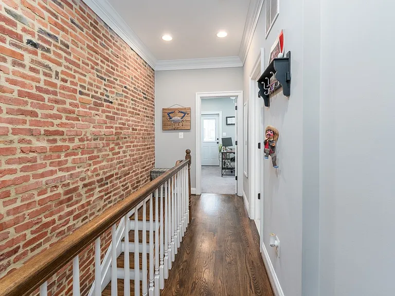 216 S Robinson St — Photo 15