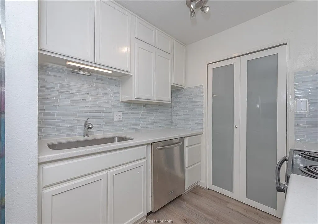 904 University Oaks Blvd Apt 99 — Photo 2