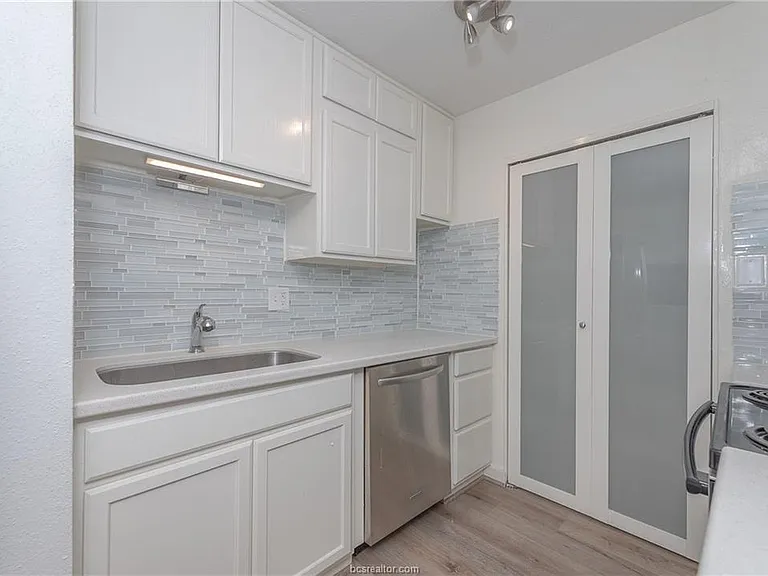 904 University Oaks Blvd #99 — Photo 2