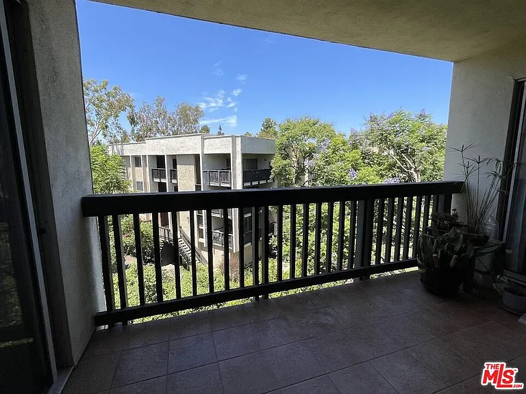 8314 Raintree Cir — Photo 19