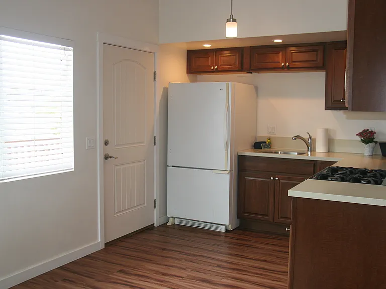 250 N 11th St #B — Photo 13