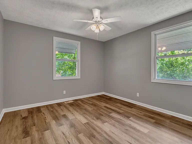 2923 Emery Dr — Photo 8