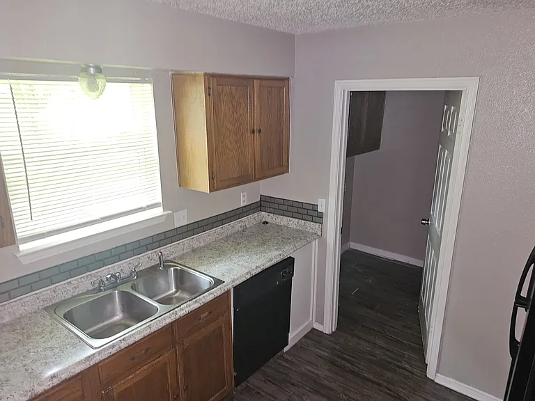 3262 Amber Ct — Photo 2