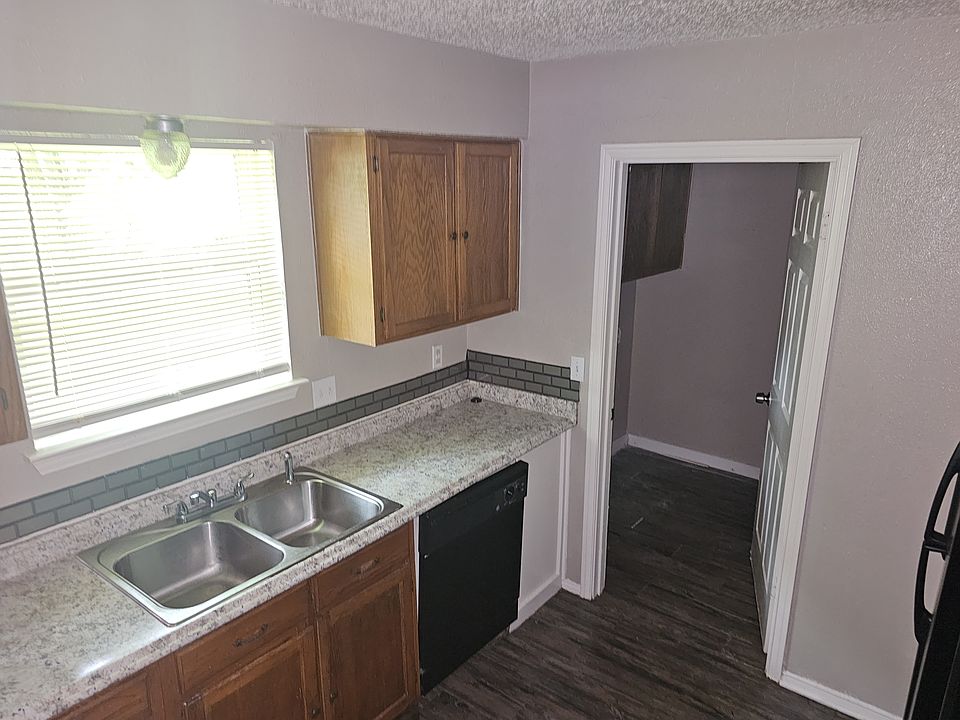 2nd image of 3262 Amber Ct