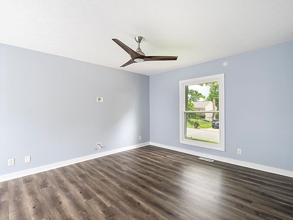 4th image of 1525 Woodside Dr
