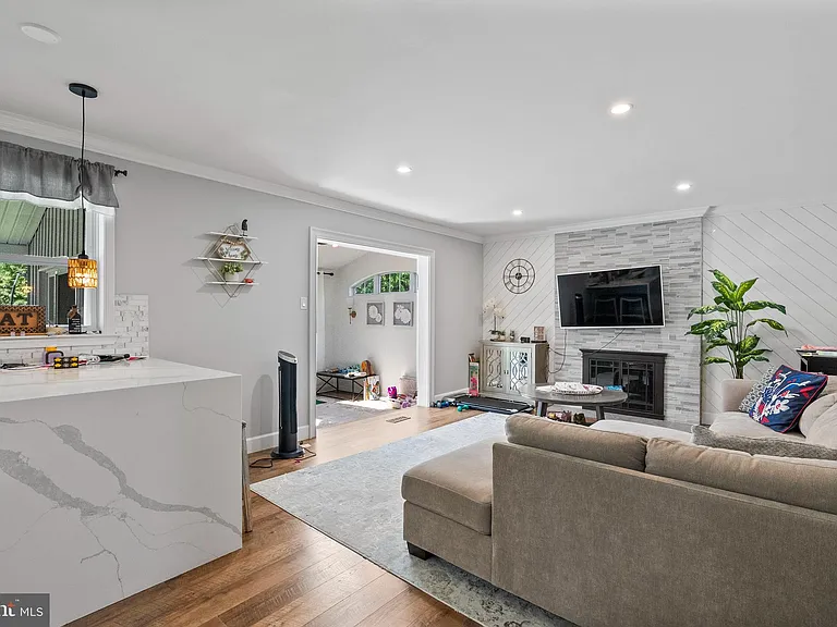 2 Lee Ct — Photo 18