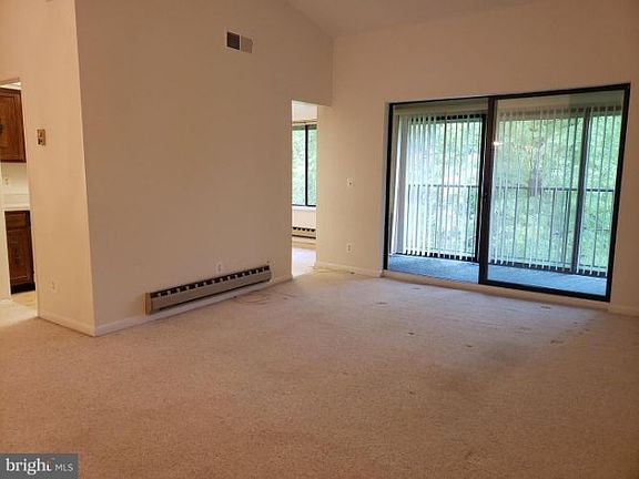 3rd image of 15310 Beaverbrook Ct #89-3G