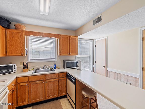 5th image of 263 W Second Street # B