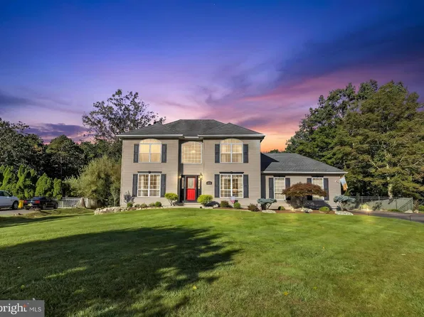 611 Winterberry Blvd, Jackson, NJ 08527