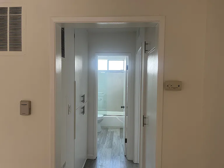 148 N. St Andrew Pl. — Photo 34