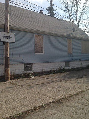 2nd image of 15 E 117th Pl