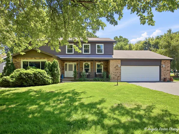 5912 Terra Cotta Rd, Crystal Lake, IL 60014