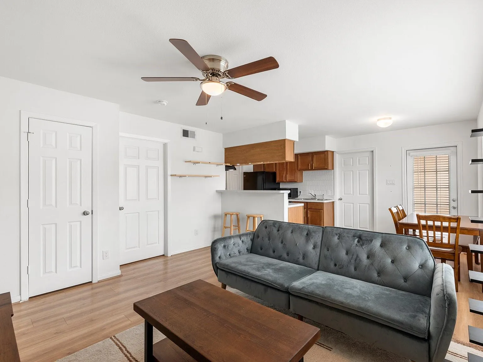 2 bed, 2.0 bath, 952 sqft, $1,600 — Photo 3