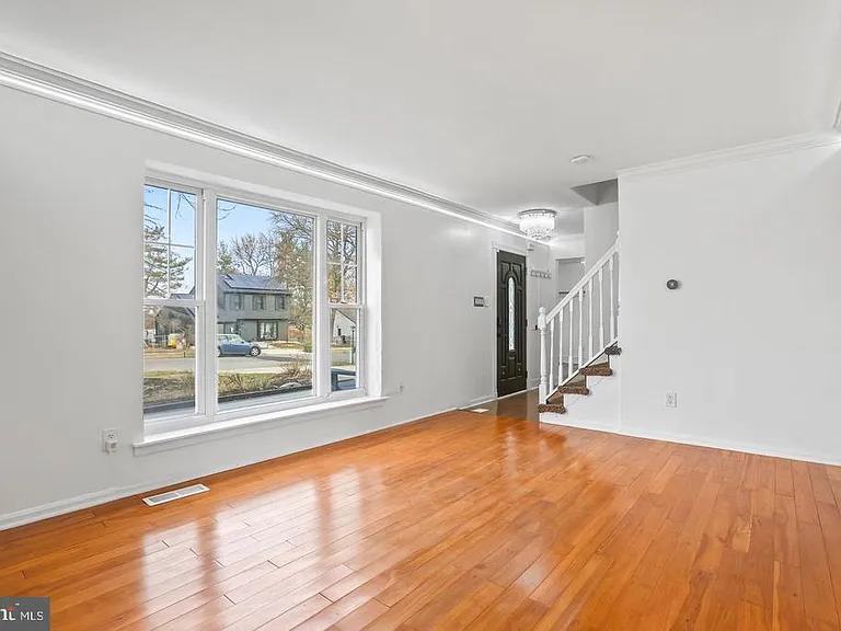 7710 Greenbrier Rd — Photo 8