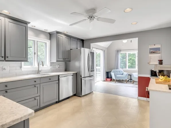 14 Otis St, Woburn, MA 01801