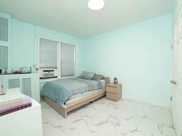 504 Grand Street image 10 of 13