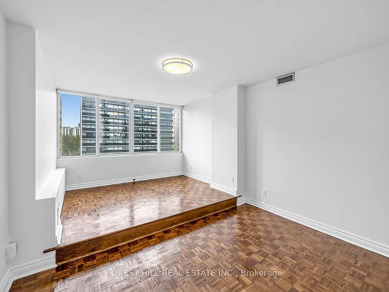561 Avenue Rd #803-4 — Photo 15